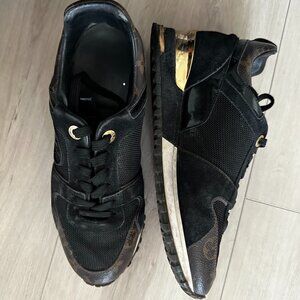 Louis Vuitton run away sneakers
